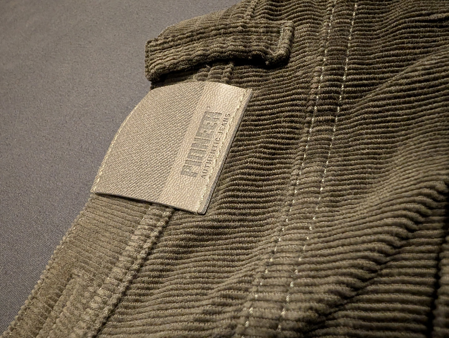 Pioneer Kord-Hose grün