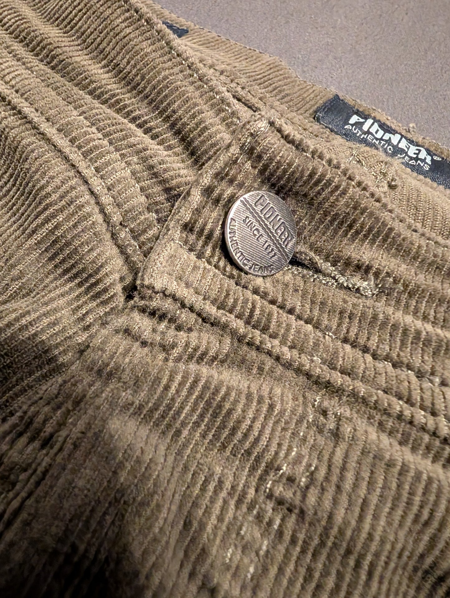 Pioneer Kord-Hose grün