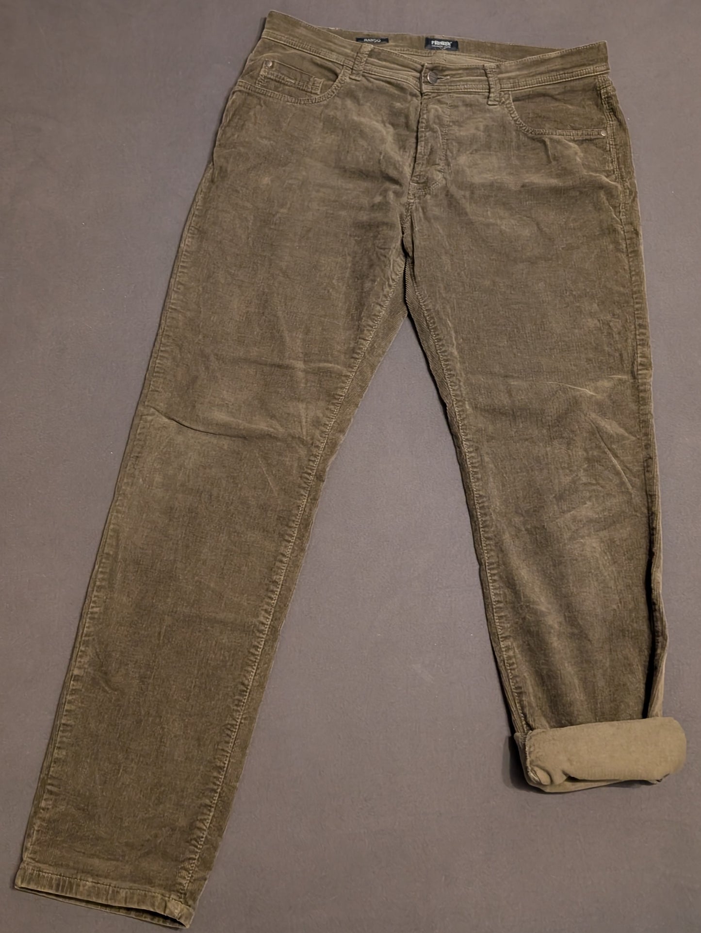 Pioneer Kord-Hose grün